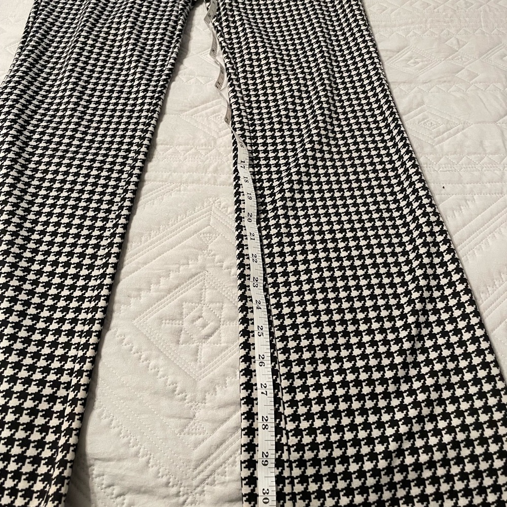 New York & Company Monochrome Houndstooth Straight Leg Pants - Picture 6 of 7